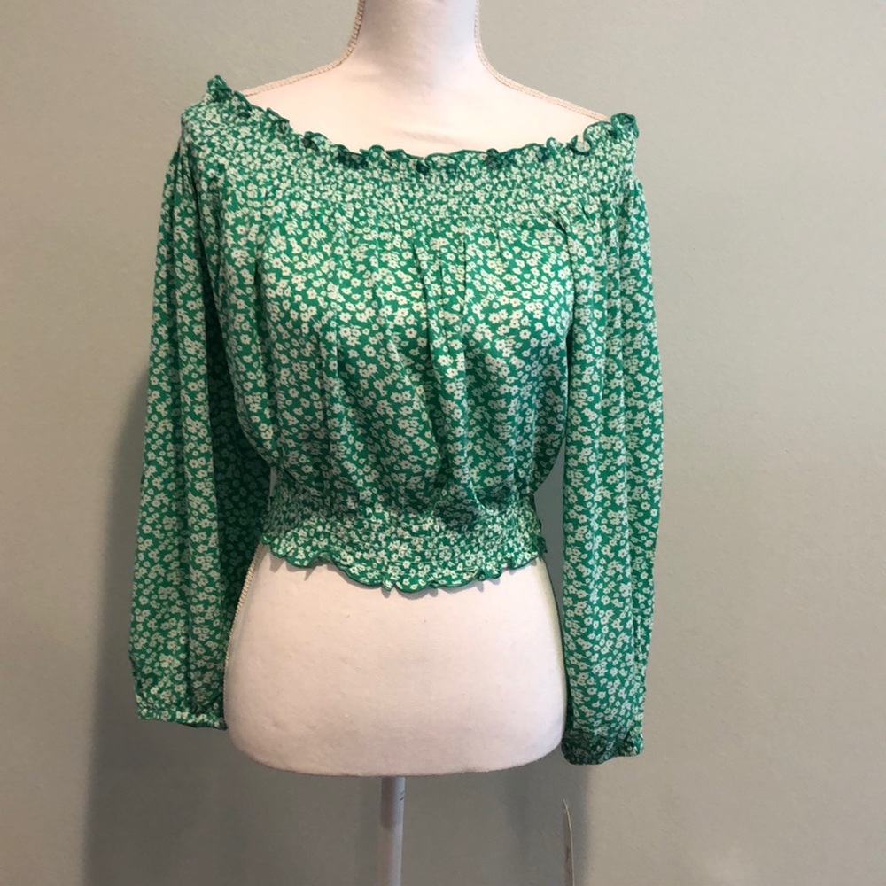 NWTS  Amp Off the shoulder crop blouse, long sleeves, elastic waist Size large